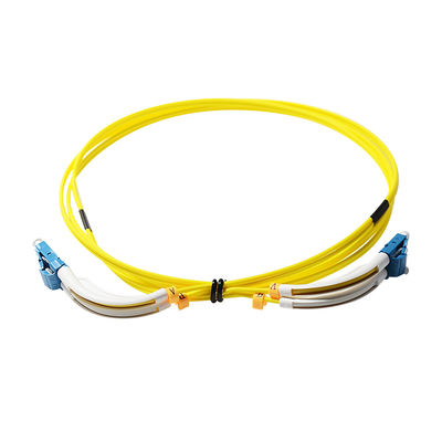 Câble adapté aux besoins du client de corde de correction de fibre de Sc LC de 1m avec la botte d'angle de 90 degrés