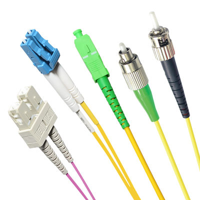 Câble équipé de fibre de G652D, corde de correction optique de fibre du SM UPC RPA pour le réseau de CATV
