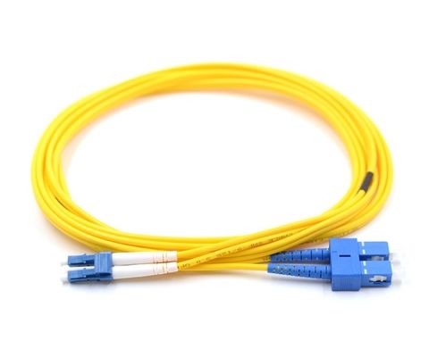 Assemblage de câbles à fibres multi-mode avec jaquette en PVC LSZH OFNR OFNP